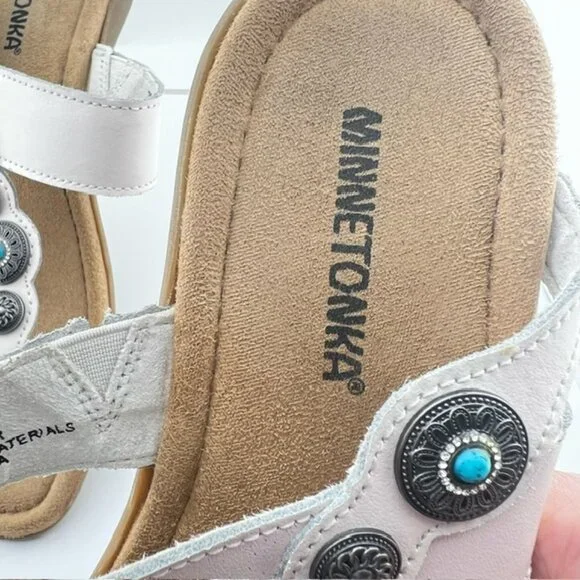 Minnetonka Womens Sandals, Sasha, Size 8W, White - Picture 5 of 7